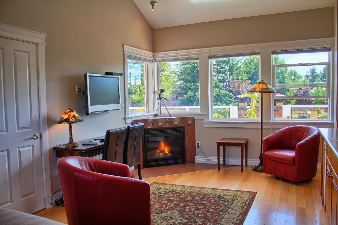 Birds Of A Feather Victoria Oceanfront Studio Suites Colwood Kültér fotó