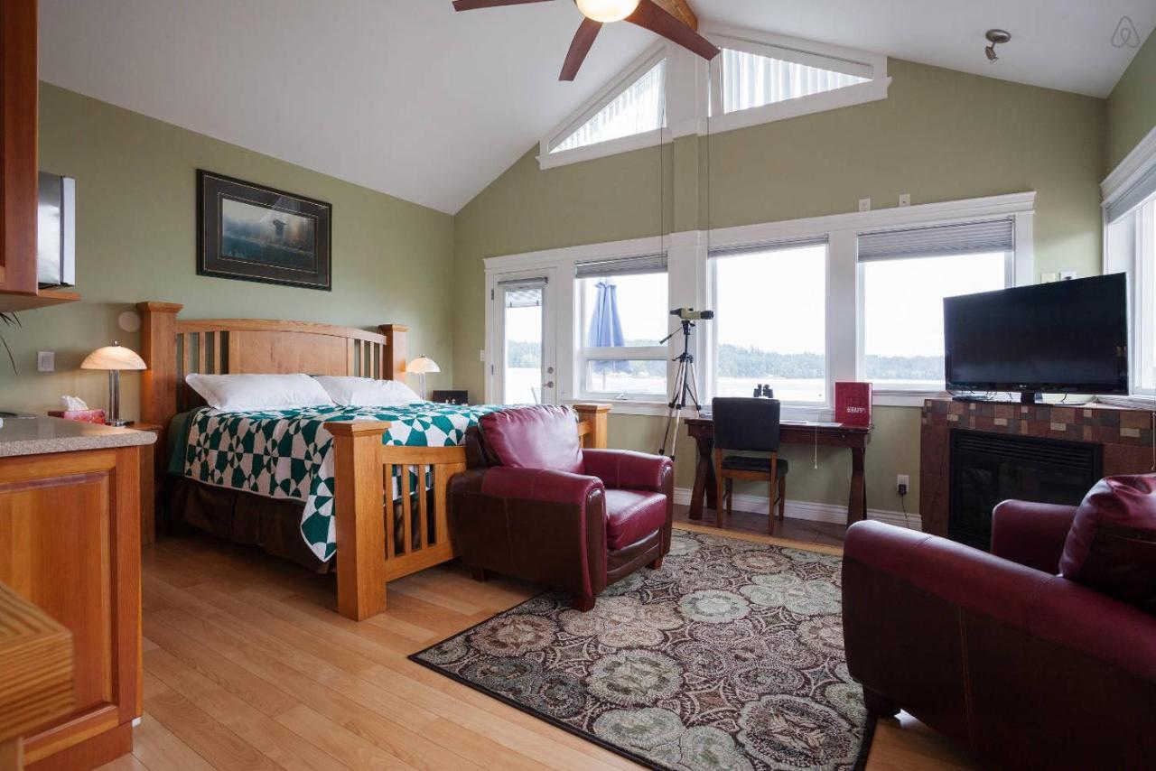 Birds Of A Feather Victoria Oceanfront Studio Suites Colwood Kültér fotó