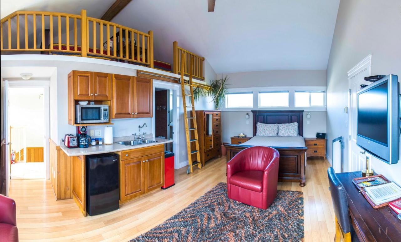 Birds Of A Feather Victoria Oceanfront Studio Suites Colwood Kültér fotó