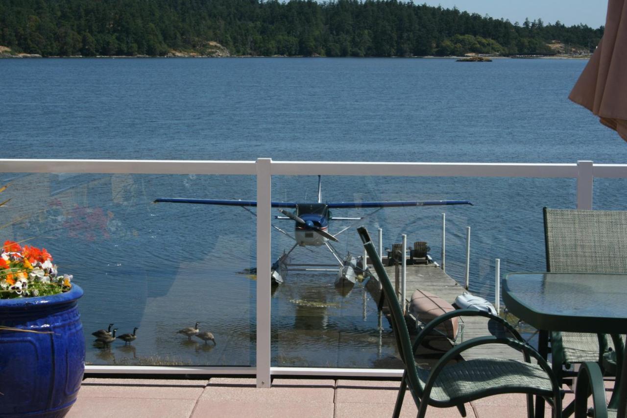 Birds Of A Feather Victoria Oceanfront Studio Suites Colwood Kültér fotó