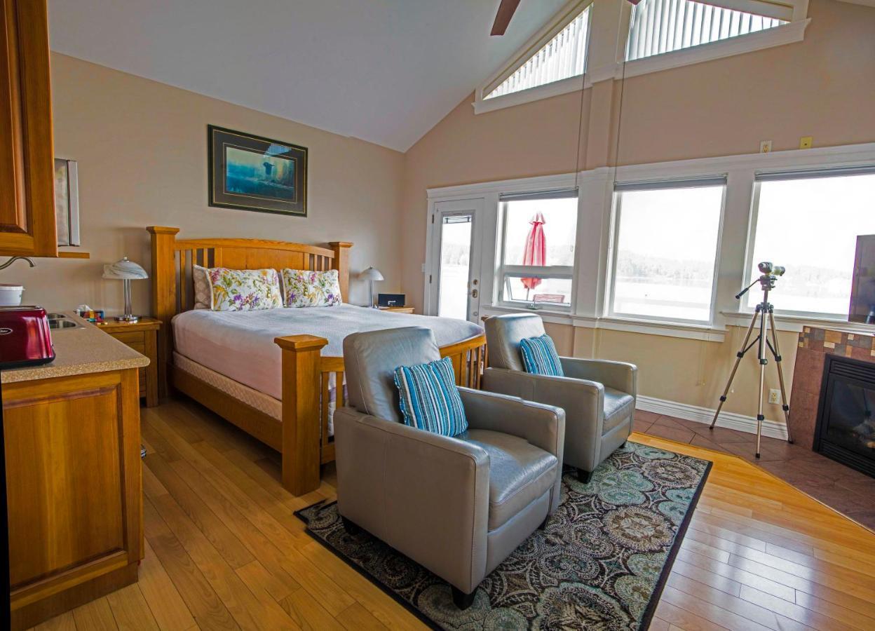 Birds Of A Feather Victoria Oceanfront Studio Suites Colwood Kültér fotó