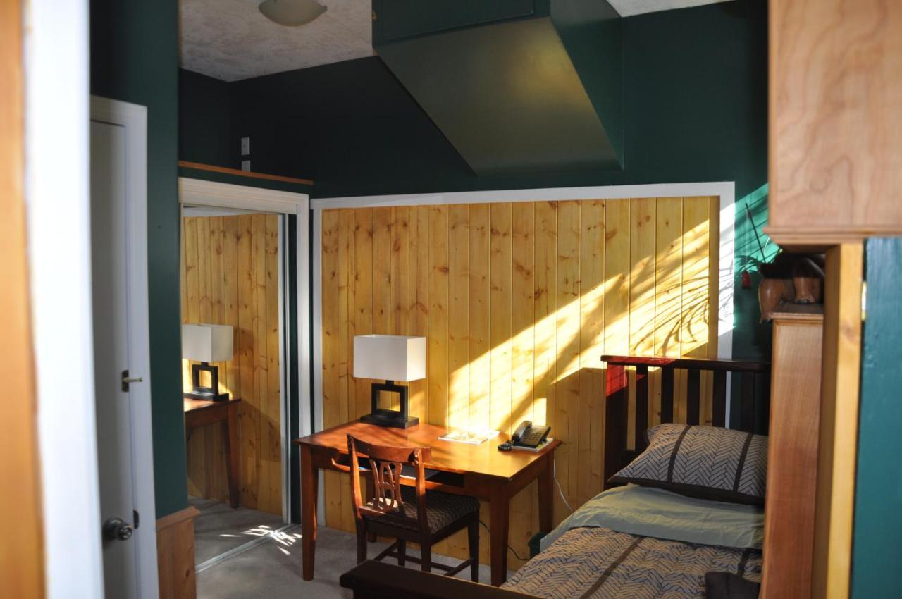 Birds Of A Feather Victoria Oceanfront Studio Suites Colwood Kültér fotó