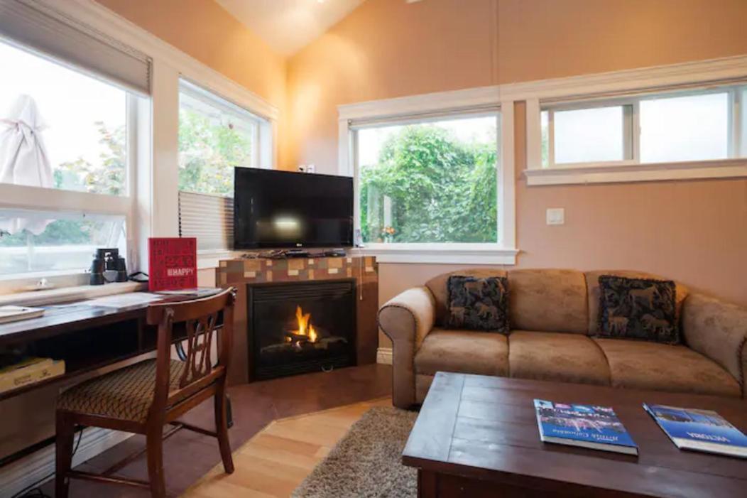 Birds Of A Feather Victoria Oceanfront Studio Suites Colwood Kültér fotó