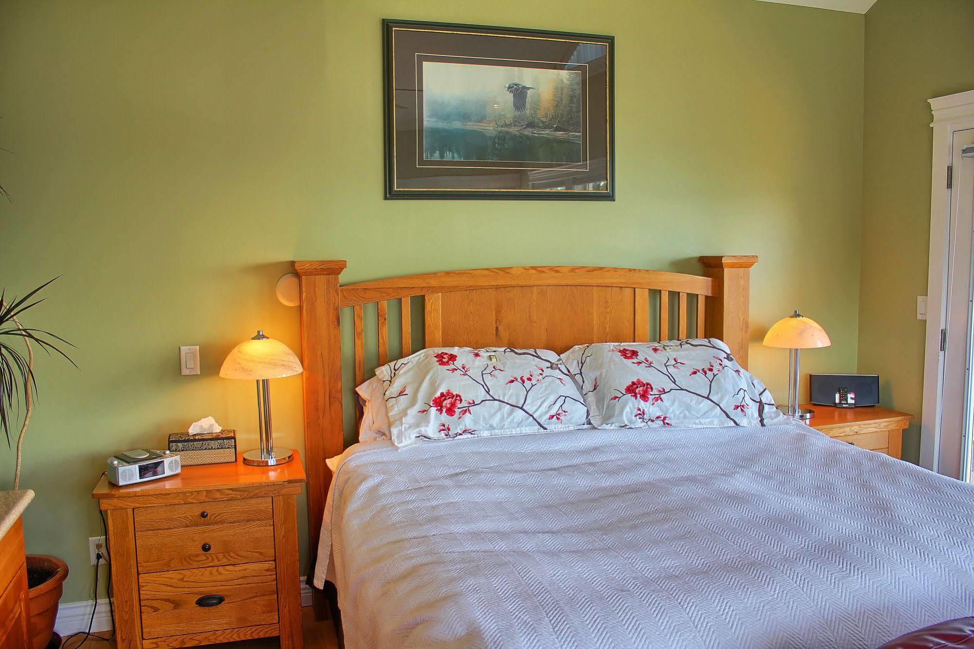 Birds Of A Feather Victoria Oceanfront Studio Suites Colwood Kültér fotó